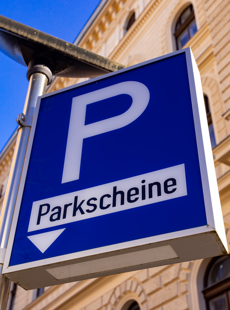 A sign displaying parking ticket information in Graz. | © Graz Tourismus - Harry Schiffer
