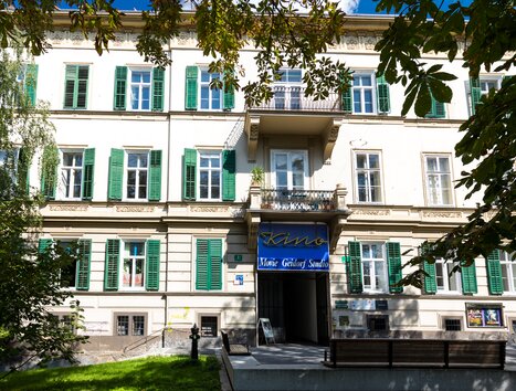 Geidorf Cinema a Graz con finestre decorative e ingresso. | © Graz Tourismus - Harry Schiffer