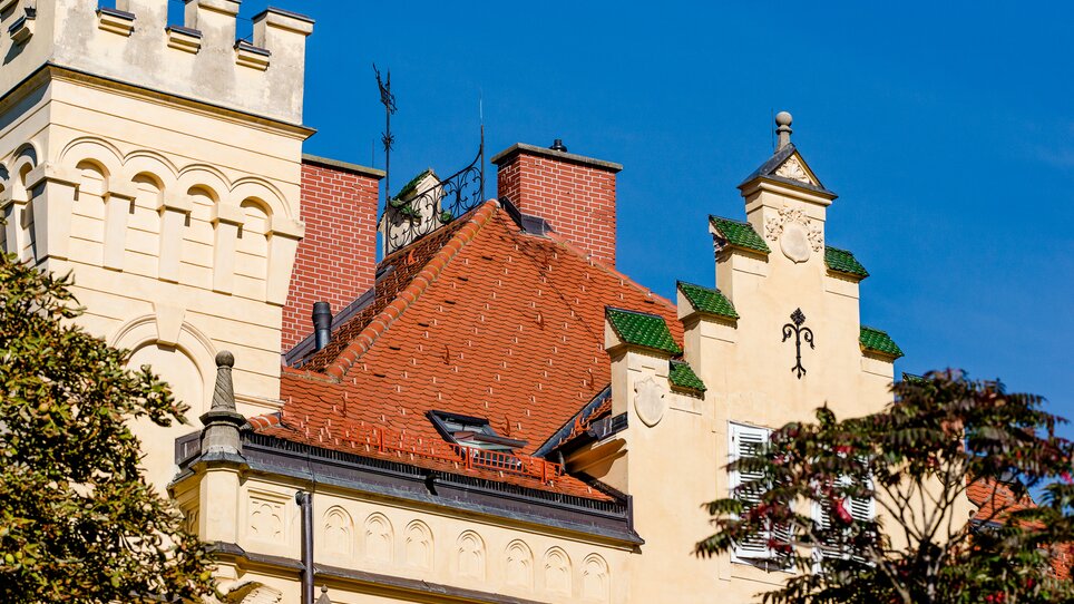 View of the roof of a historic building with tiled roof. | © Graz Tourismus - Mias Photoart