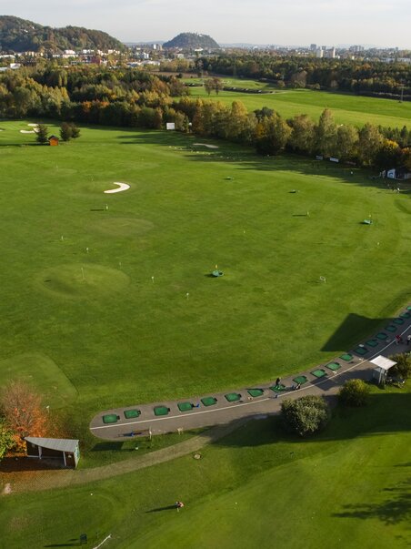 Aerial view of Golf Center Andritz in Graz with green areas and golf tees. | © GEPA-pictures - Murhof Gruppe