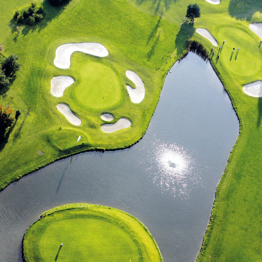 Golfzentrum Andritz in Graz | © GEPA-pictures - Murhof Gruppe Luftaufnahme eines Golfplatzes mit Wasser und Sandbunkern. | © GEPA-pictures - Murhof Gruppe