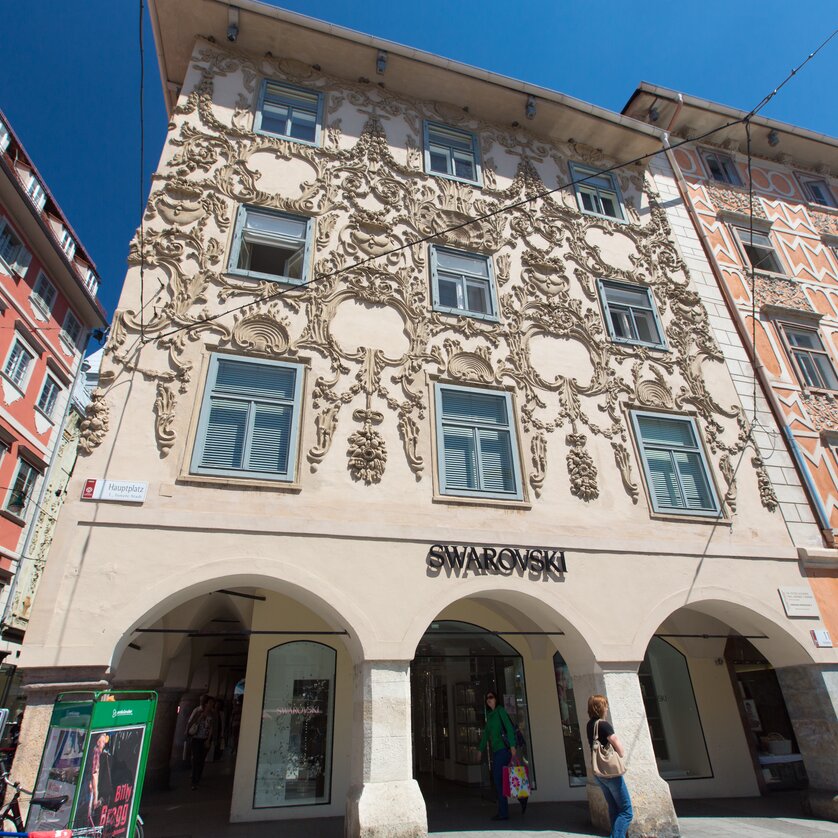 Shopping at the Main Square in Graz | © Graz Tourismus Jewelry store in Graz with beautifully designed facade. | © Graz Tourismus