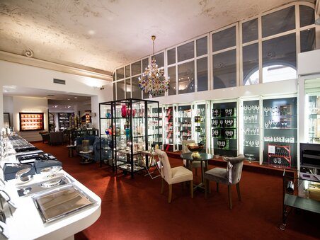 Eleganter Laden mit Geschirr und Gläsern in Graz. | © Klammerth