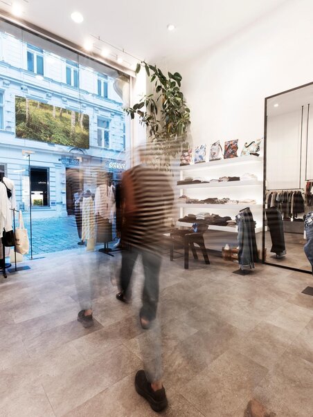 View of a modern clothing store in Graz. | © Miriam Raneburger