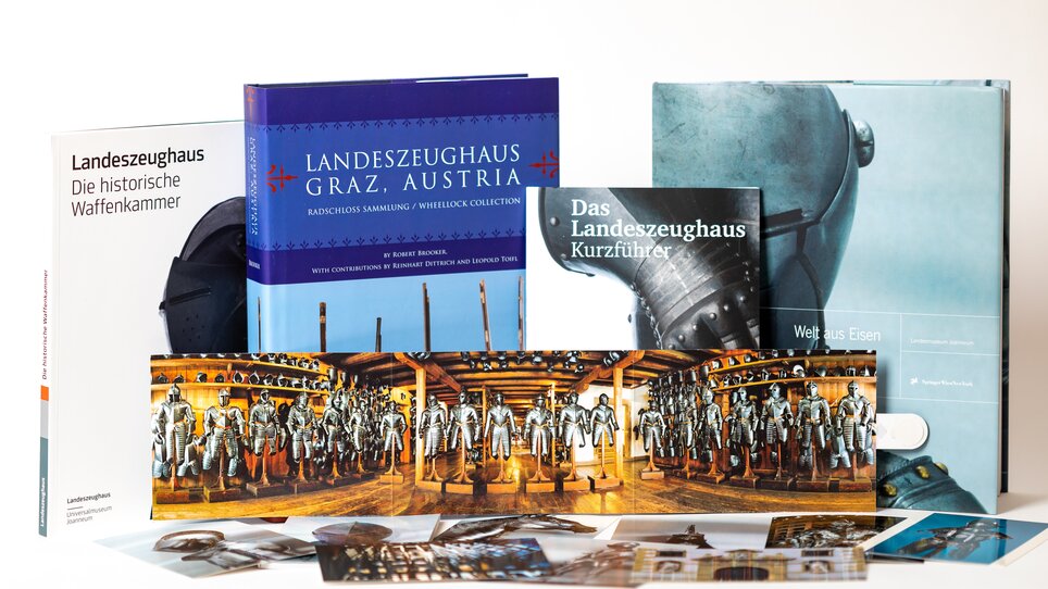 Libri e opuscoli sul Landeszeughaus di Graz, Austria. | © Graz Tourismus-Harry Schiffer