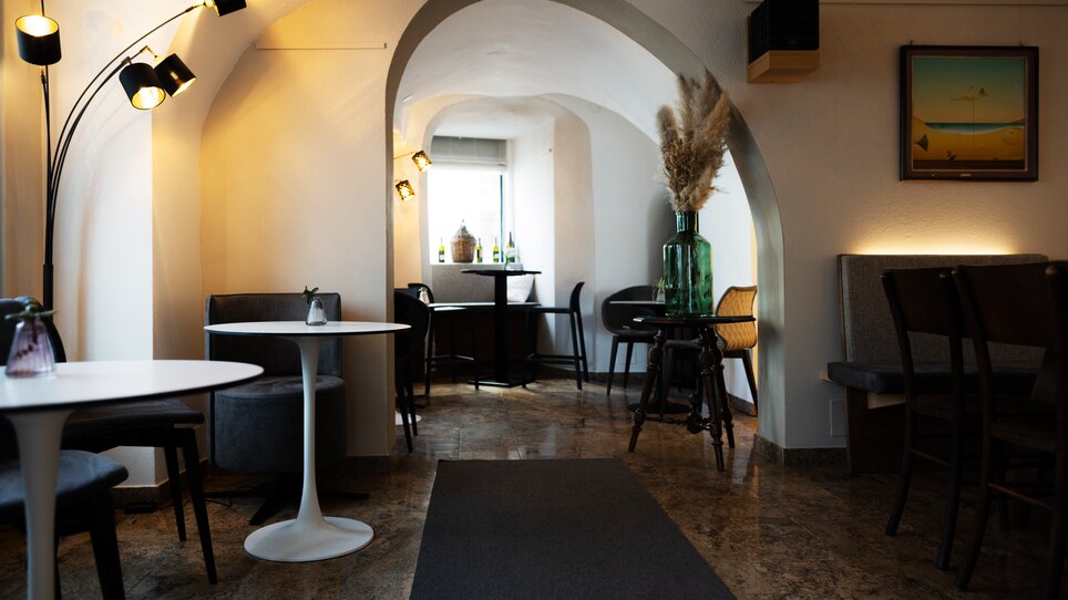 Cozy wine bar with stylish interior in Graz. | © Auenbrugger