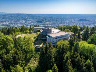 Aussicht vom Fürstenstand über Graz und die umgebende Landschaft. | © Markus Kaiser