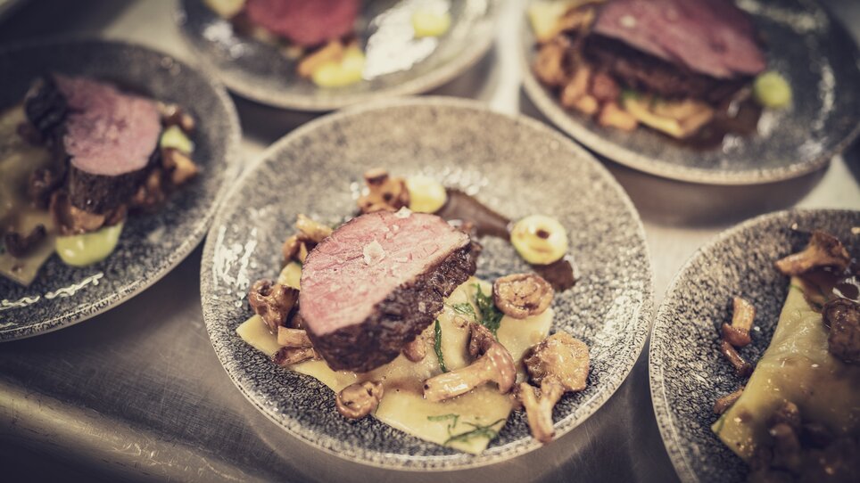 Piatto gourmet artisticamente disposto. | © ROLLING PIN