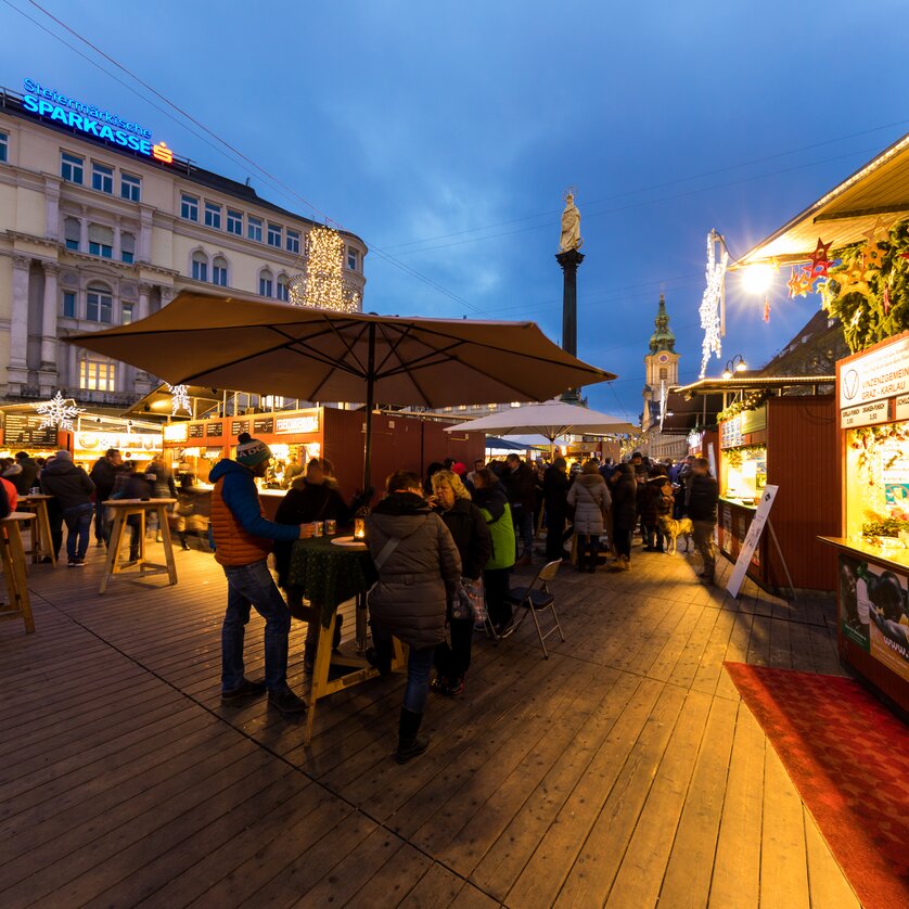 Advent stalls at Eisernes Tor | © Graz Tourismus - Harry Schiffer