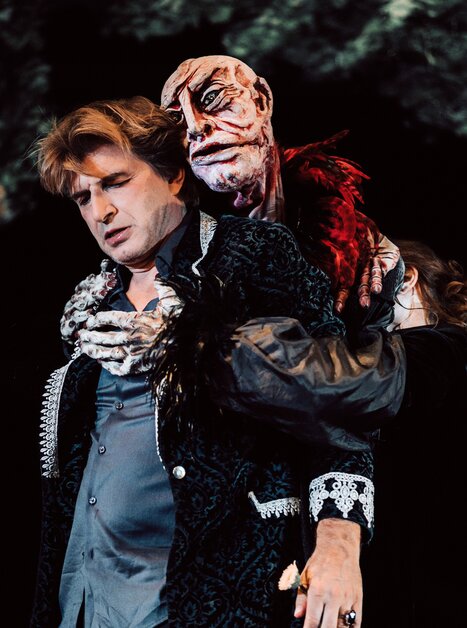 Next Libert Faust | © Stella