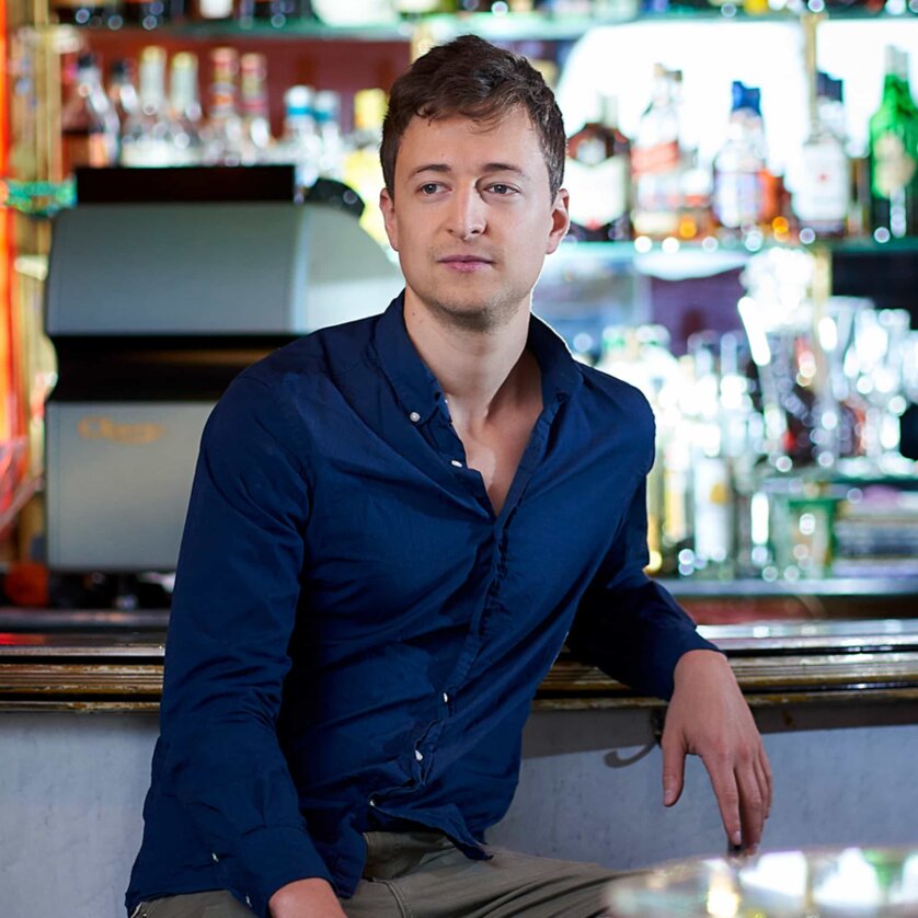 Bild Fritz Jergitsch an eine Bar gelehnt | © Markus Wache