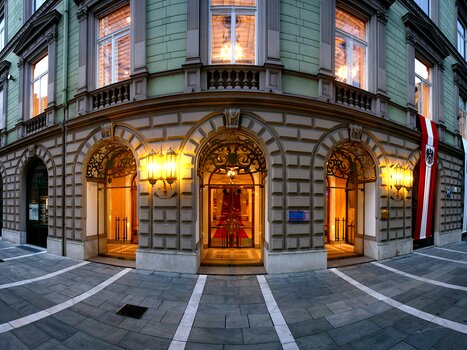 Architektonische Fassade eines Gebäudes in Graz, ideal für Veranstaltungen. | © MCG