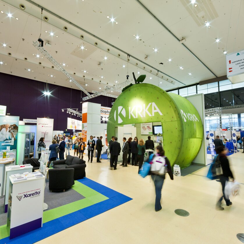 Besucher bei einer Messe in Graz, Netzwerken und Geschäftsgespräche. | © Krug, mcg