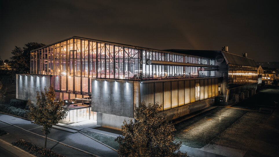 Die Helmut List Halle in Graz bei Nacht, ideal für Tagungen und Events. | © Stefan Leitner