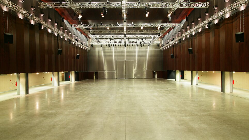 Großer, heller, flexibler Veranstaltungsraum für Konferenzen und Meetings. | © Helmut List Halle - Harald Eisenberger