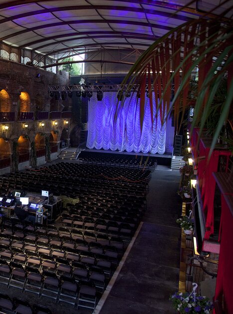 Interior of Kasematten: flexible seating, stage, and technical infrastructure. | © Grazer Spielstätten - Palme Peter