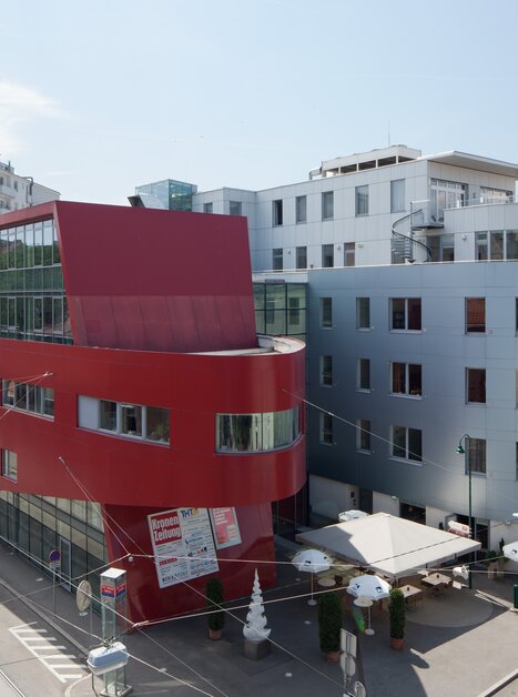 The Krone Center in Graz features contemporary architecture with modern offices and meeting spaces. | © Markus Kaiser, Graz