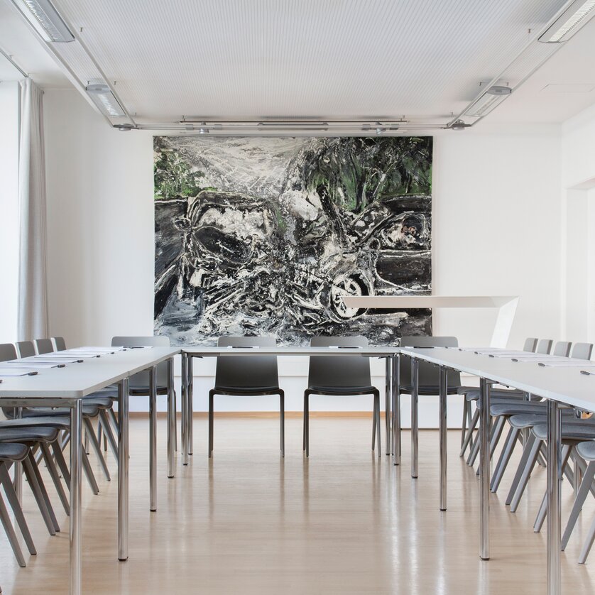 Conference room in Augarten Art Hotel with abstract art and business infrastructure. | © Augarten Art Hotel