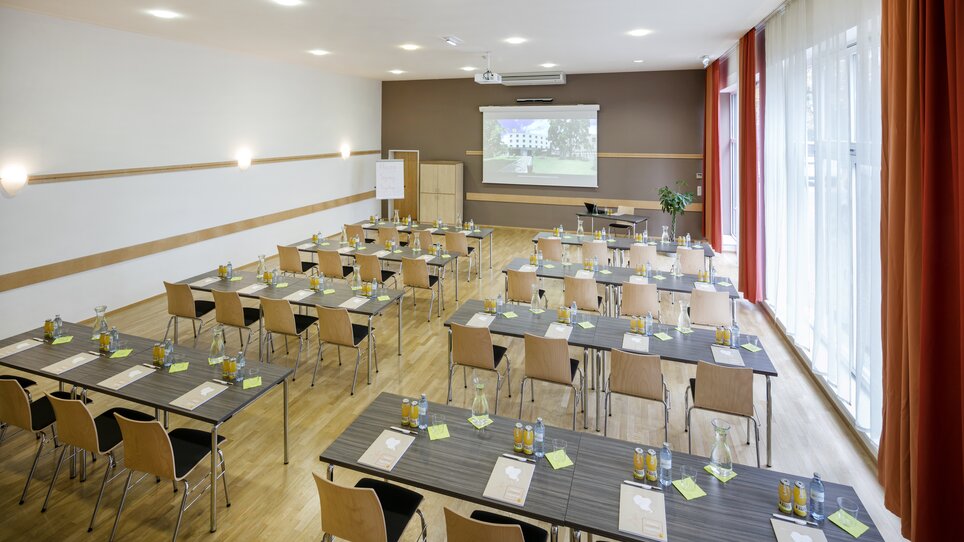 Meetingraum im JUFA Hotel Graz City für Konferenzen. | © JUFA Graz City