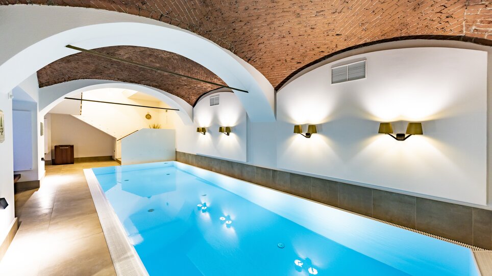 Indoor view of the pool at Parkhotel Graz, ideal for business trips. | © Parkhotel Graz