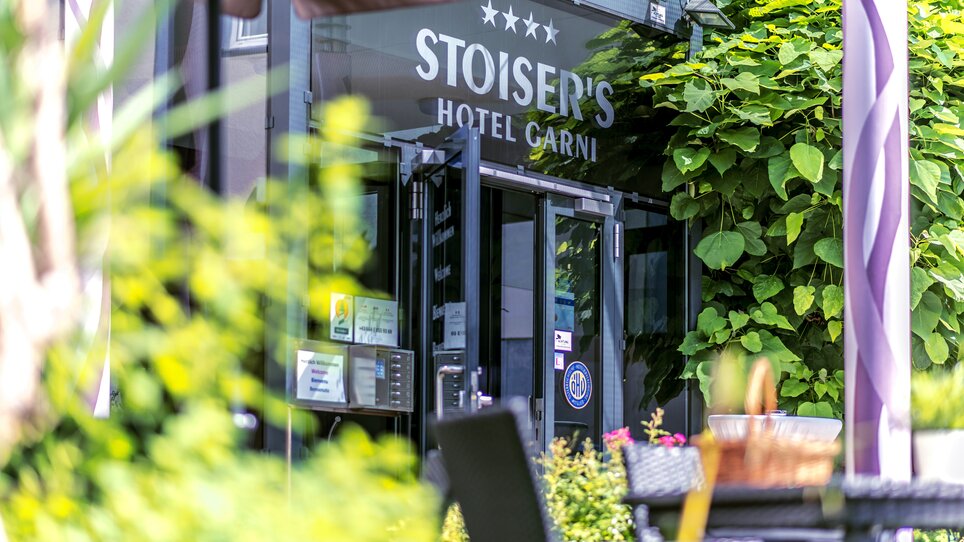 Eingang zum Hotel Stoiser's in Graz, einem wichtigen Wirtschaftsstandort für Kongresse. | © Hotel Stoiser Graz