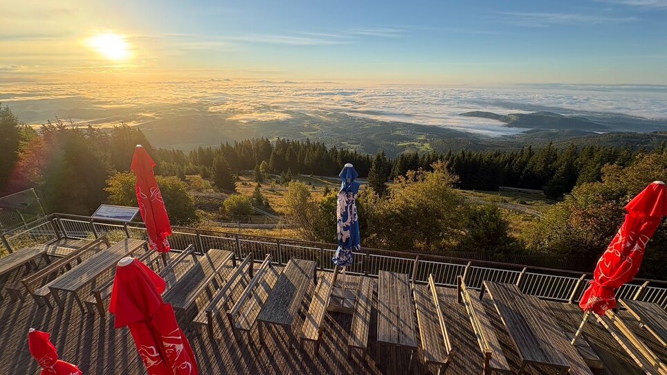Sonnenaufgang über einer Wolkenmeerlandschaft vom Stubenberghaus. | © Stubenberghaus