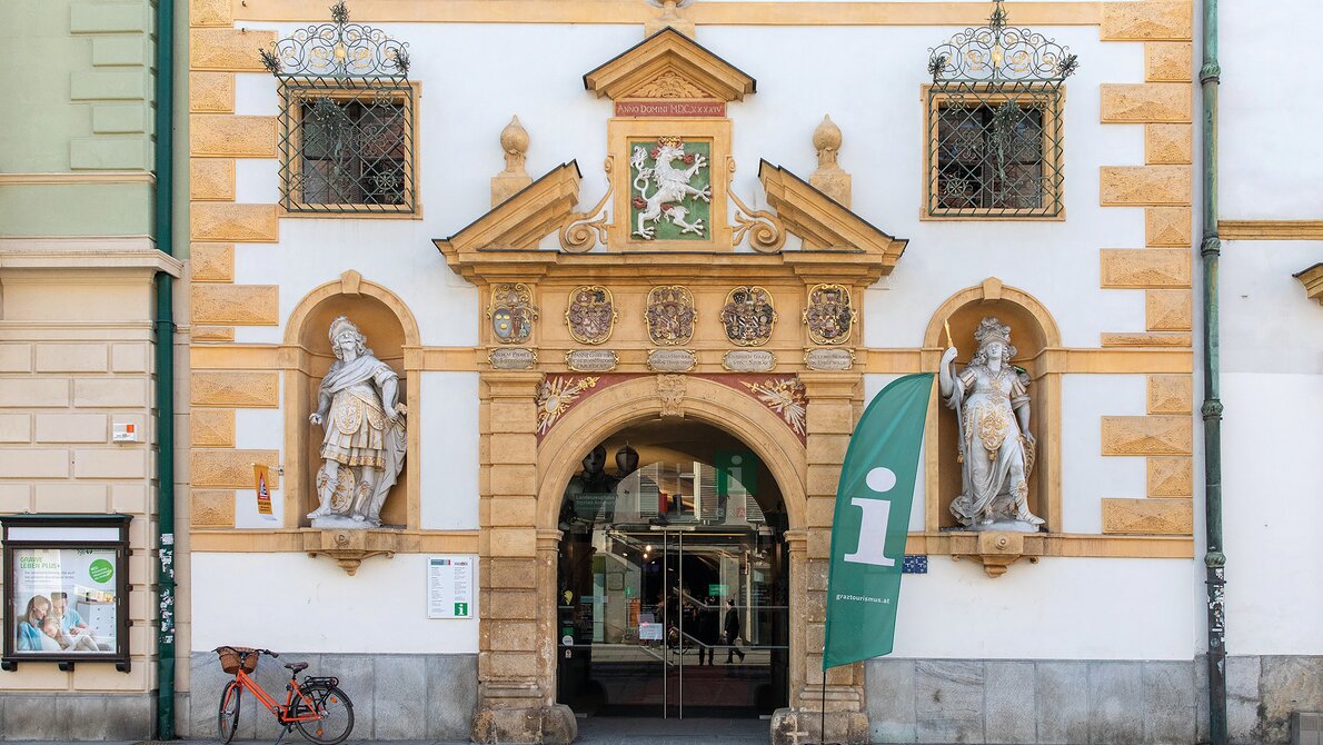 Entrance to the Tourist Information Graz Region at Herrengasse 16 | © Graz Tourismus