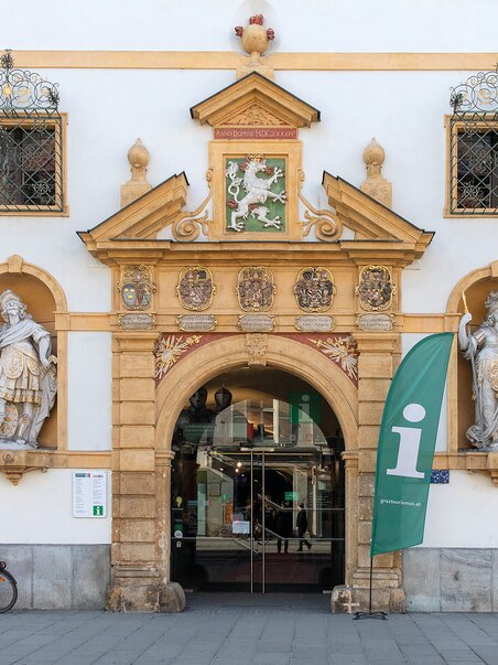 Ingresso all’Ufficio Turistico di Graz e Dintorni in Herrengasse 16 | © Graz Tourismus