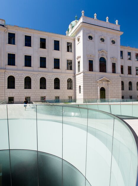 Moderne Architektur des Joanneumsviertels in Graz mit hellem Himmel. | © Graz Tourismus - Harry Schiffer