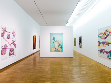 Interior view of a gallery featuring contemporary artworks. | © Graz Tourismus - Harry Schiffer