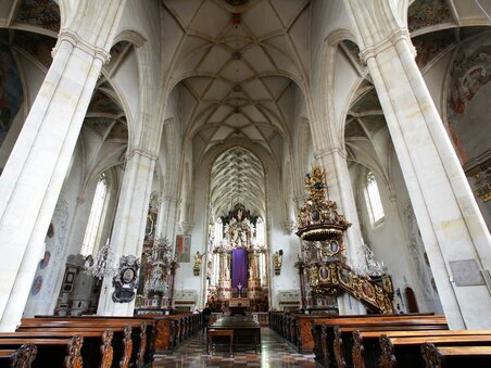 Interior view of the Cathedral of Graz with stunning architecture. | © Graz Tourismus - Harry Schiffer