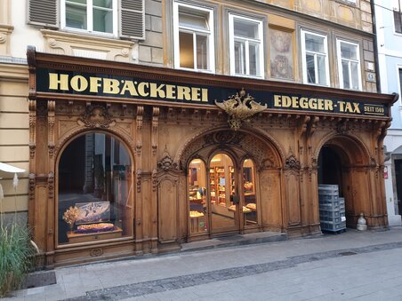 Detailansicht der Hofbäckerei Edegger-Tax in Graz, seit 1569. | © Gudrun Krinzinger - Reisebloggerin