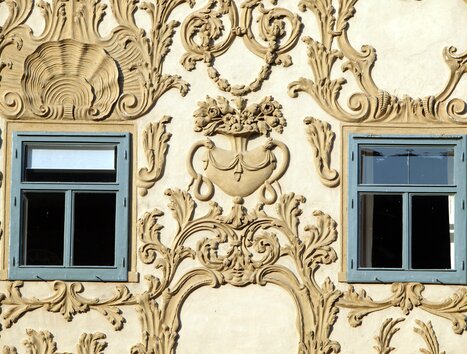 Detailed view of the Luegghaus in Graz featuring ornate decorations and windows. | © Graz Tourismus - Harry Schiffer