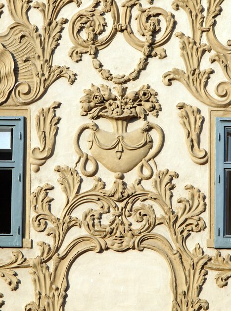 Dettaglio dell'Luegghaus a Graz con decorazioni ornate e finestre. | © Graz Tourismus - Harry Schiffer