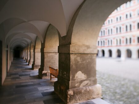 Interior view of the Priests' Seminary in Graz with vaulted arches. | © Graz Tourismus - Harry  Schiffer