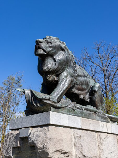 The Hackher Lion, a statue on the Schlossberg in Graz. | © Graz Tourismus - Harry Schiffer