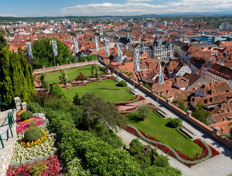 View of the Herberstein Garden and the city of Graz. | © Graz Tourismus - Harry Schiffer