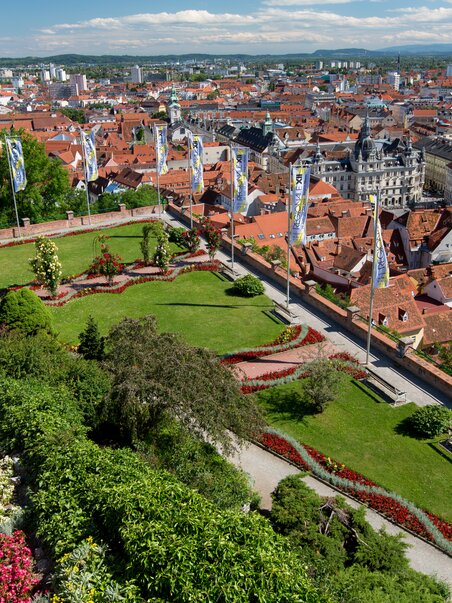 View of the Herberstein Garden and the city of Graz. | © Graz Tourismus - Harry Schiffer