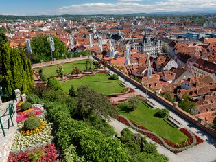 View of the Herberstein Garden and the city of Graz. | © Graz Tourismus - Harry Schiffer