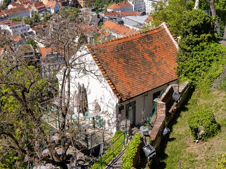 Starcke House on Graz Schlossberg overlooking the city. | © Graz Tourismus - Harry Schiffer