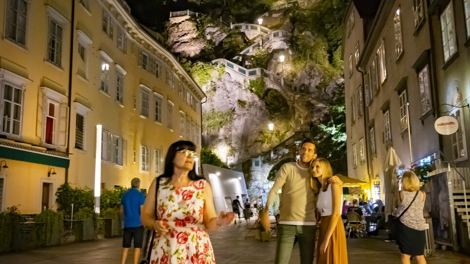 Geführter Abend-Rundgang durch die beleuchteten Straßen von Graz. | © Graz Tourismus - Werner Krug