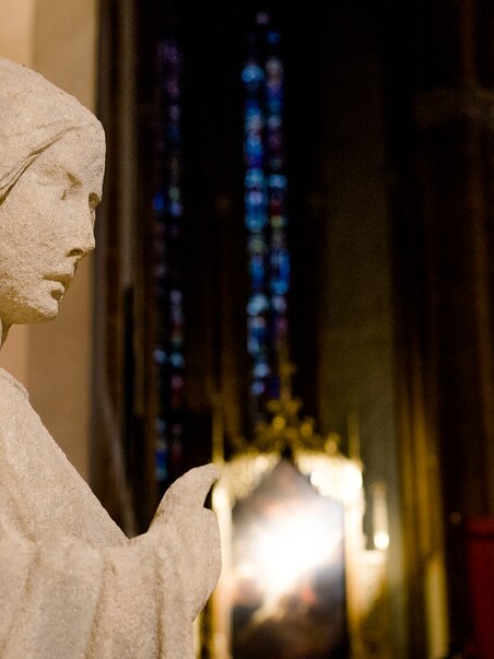 Eine steinerne Statue in der Wallfahrtskirche Maria Strassengel. | © TV Region OberGraz-Mias Photoart