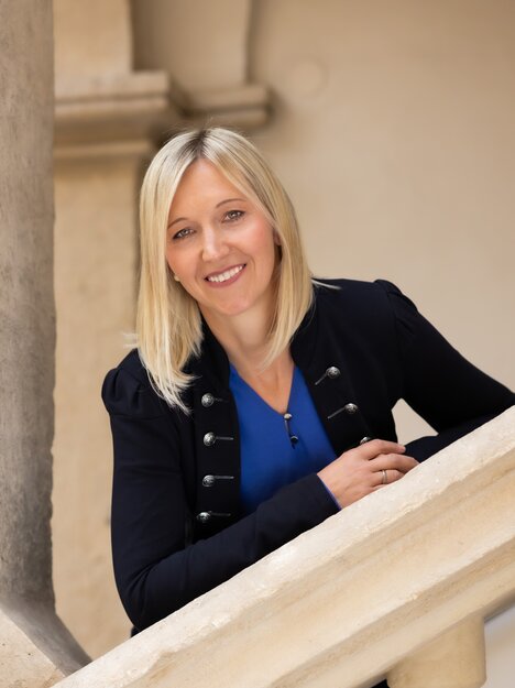 Ritratto di Mag. Gabriele Ressler - dipendente del centro informazioni turistiche della regione di Graz | © Graz Tourismus - Werner Krug