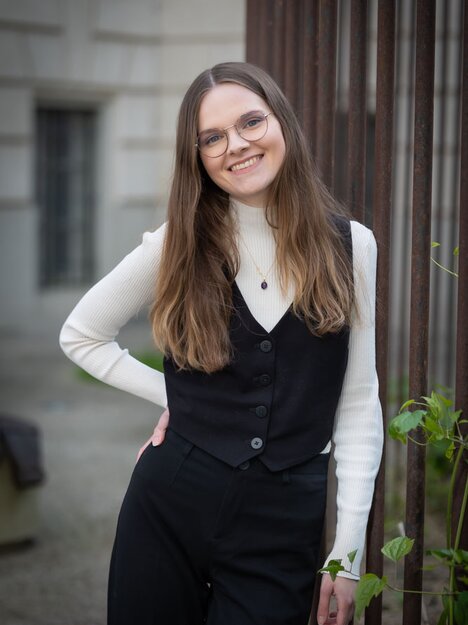 Ritratto di Stephanie Binder - dipendente del centro informazioni turistiche della regione di Graz | © Graz Tourismus - Werner Krug