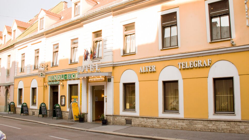 Außenansicht des Hotel Alter Telegraf in Graz mit Restaurant. | © Hotel Alter Telegraf